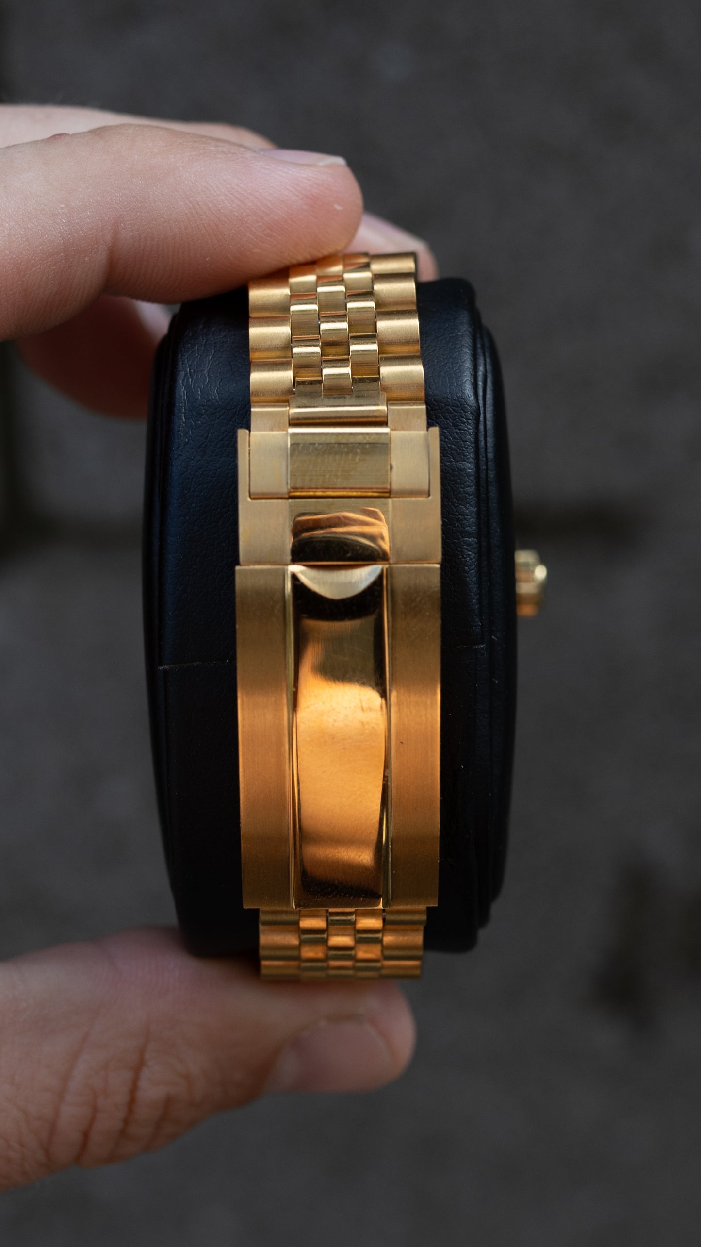 PrestigeWatchMods Custom Gold "Black minimalist" Datejust style automatic watch