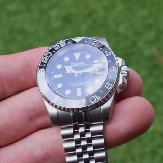 PrestigeWatchMods Custom Seiko "Bruce Wayne" GMT NH34 Automatic Watch
Video 